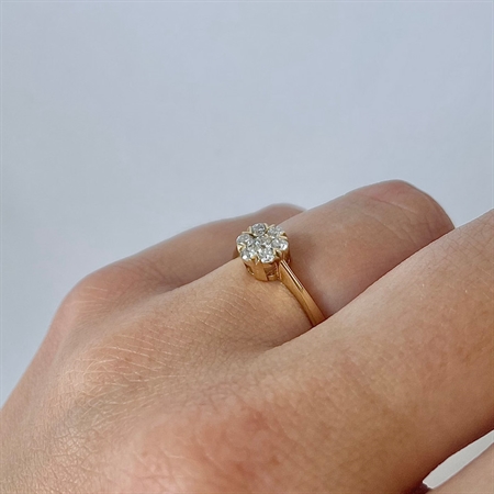 Flora Diamantring - 14 kt guld med blomst af diamanter 0,17-0,57 ct